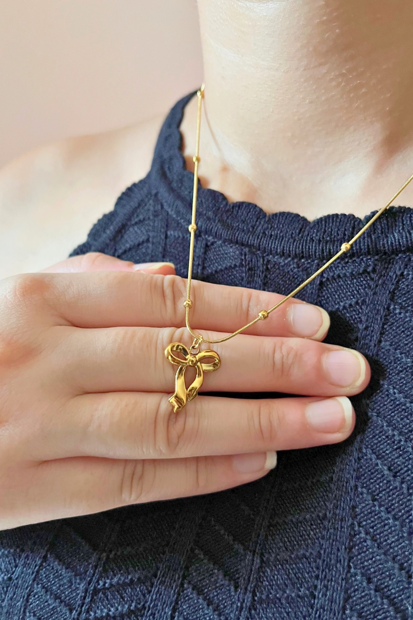 Grace Bow Necklace