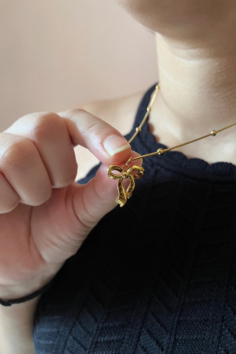 Grace Bow Necklace