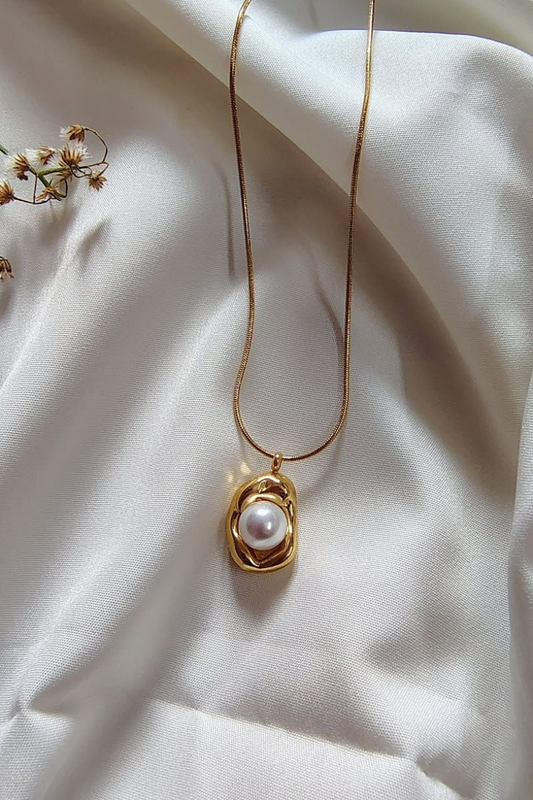 Pearl Bloom Necklace